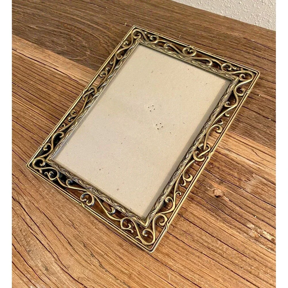 Ashleigh Manor Picture Frame Holds 5X7 Used